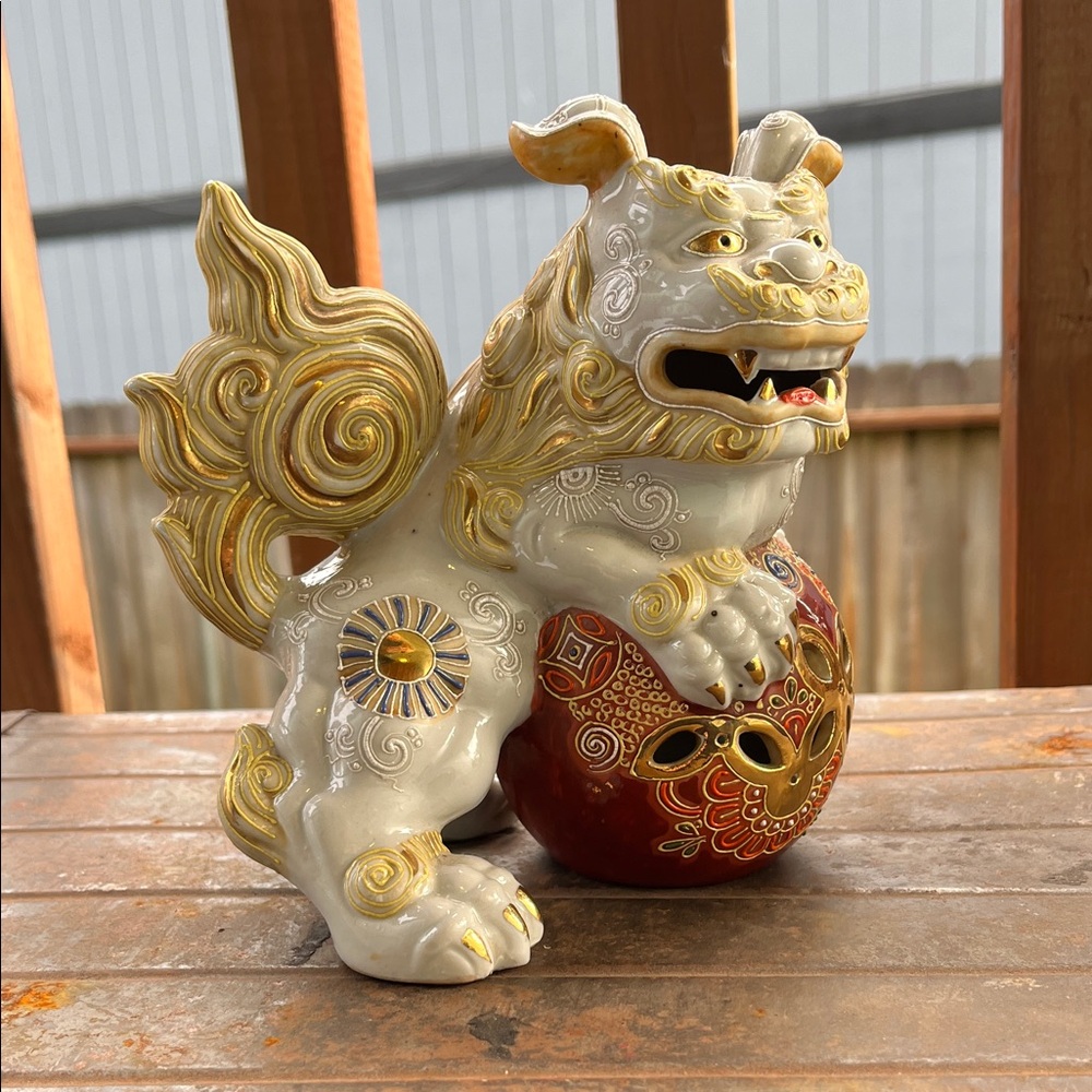 Decorative foo dog Japan Statue